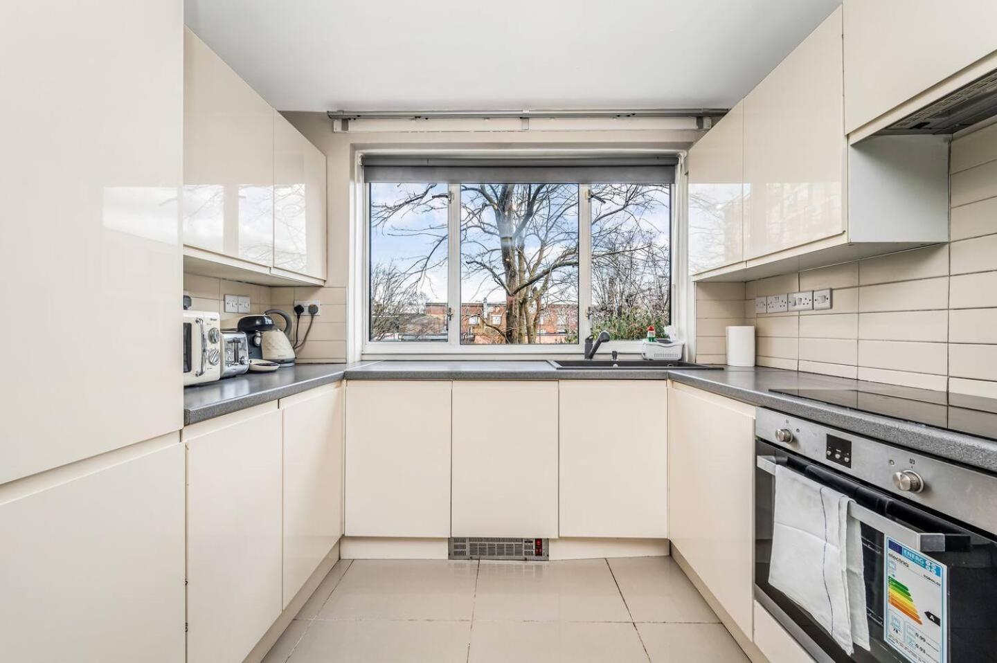 Apartment Pass The Keys Modern By Whitechapel Hospital *