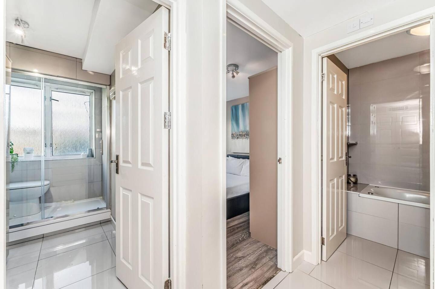 Apartment Pass The Keys Modern By Whitechapel Hospital